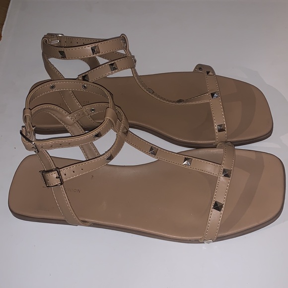 Female flat sandals size 10,5 - Picture 2 of 3